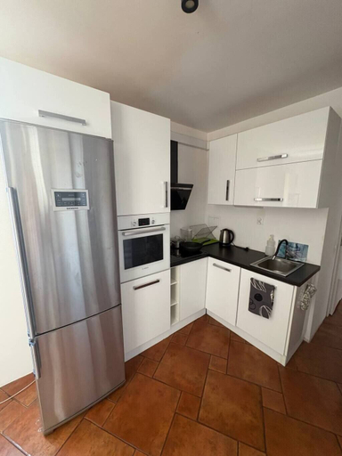 Others 2, Lumina 3BR Apartment with Balcony, Warsaw
