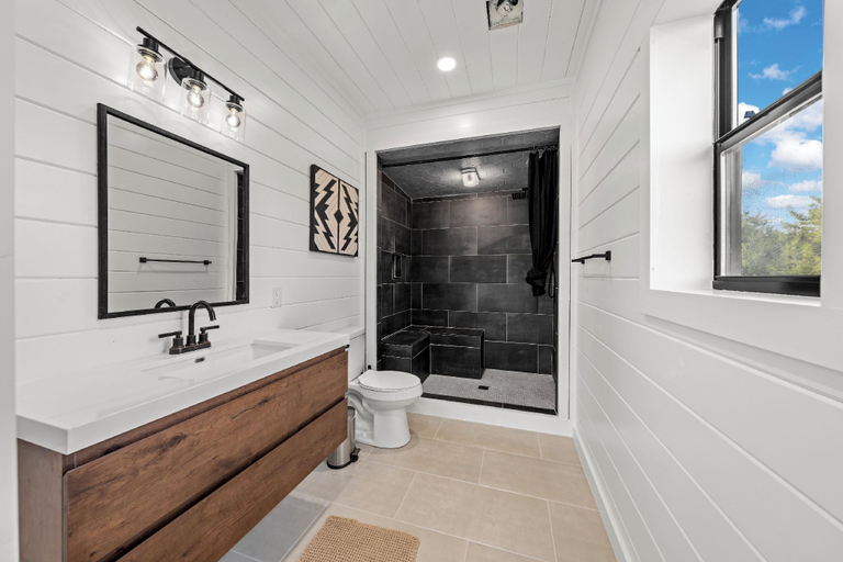 Bathroom, BIA Treehouse Fredericksburg, Gillespie