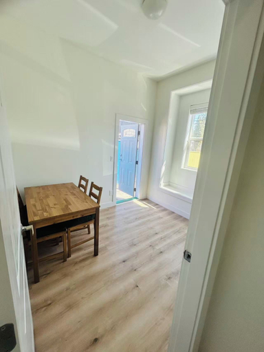 Others 5, Surrey City Centre Ensuite near Skytrain, Greater Vancouver