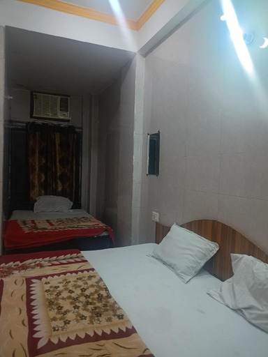 Bedroom 2, Shri Raghuvar Dham Ashram, Mathura