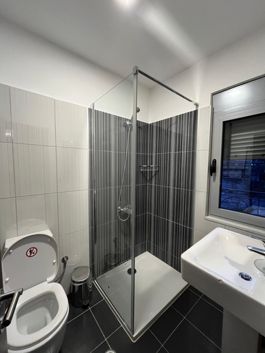 Bathroom, Dreams Hotel, Gjirokastrës