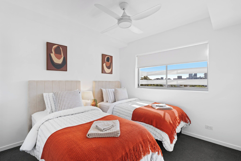 Others 4, Front Row Convenience - Inner City- 3bed,2bath,2car, Brisbane