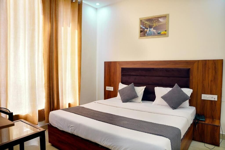 Others 2, Hotel Thames Zirakpur, Chandigarh, Sahibzada Ajit Singh Nagar