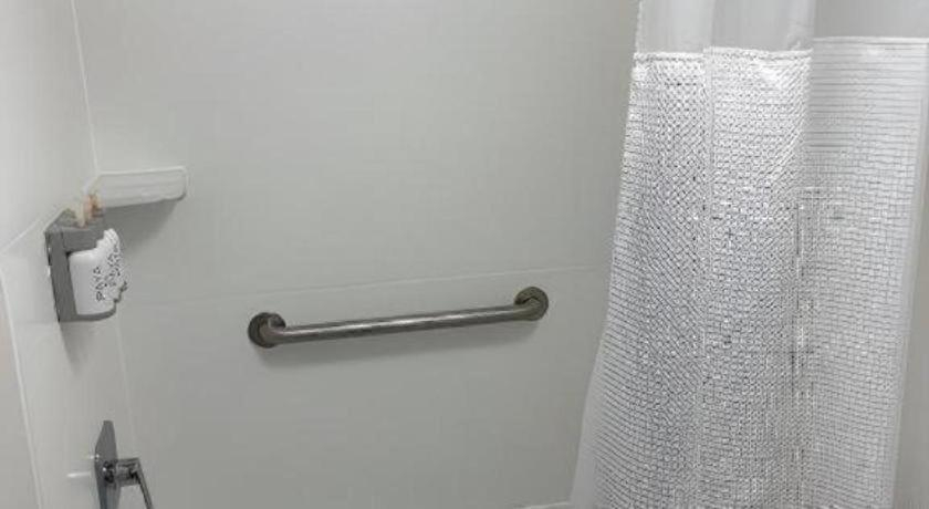 Bathroom 5, The Key Inn, Orange