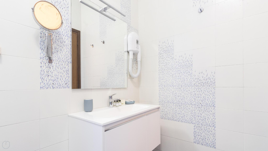 Bathroom 2, Il Borgo Apartments A4 - SV-D600-BOVE3D1A, Savona