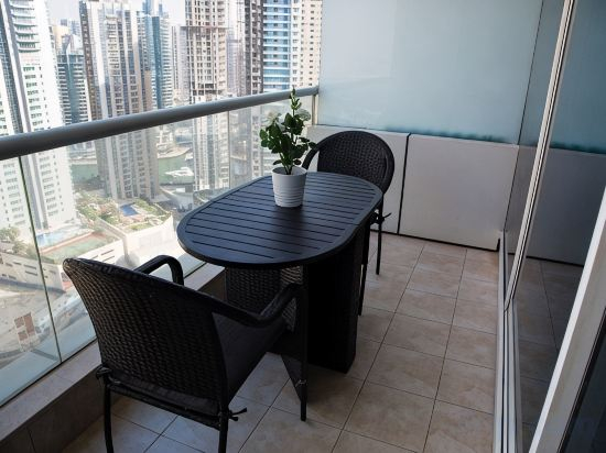 Others 5, Studio With Incredible Sea Views, 3-min to Beach, Dubai