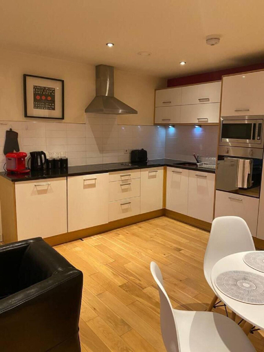 Others 5, Apartment-sleeps4-balcony-parking-petsok, Kingston upon Hull
