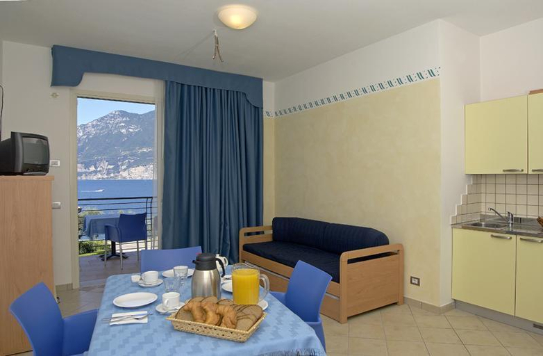 Others 3, Residence Rosmari, Verona