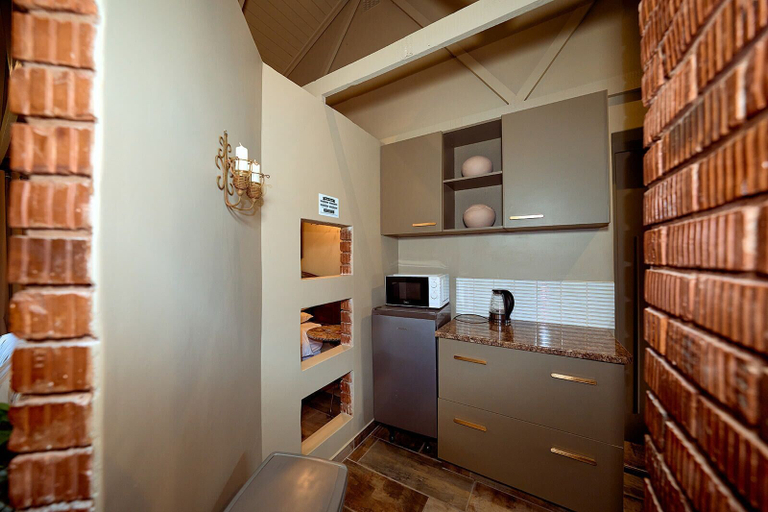 Others 5, Q Guesthouse, Uthungulu