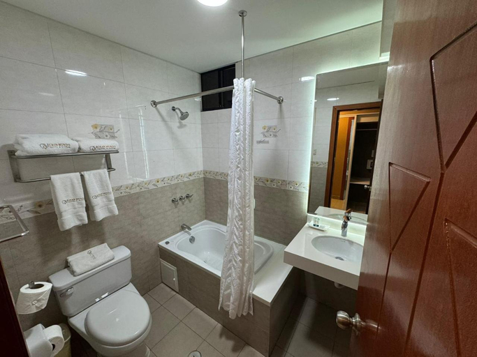 Bathroom 4, Gran Mundo Hotel & Suites, Lima