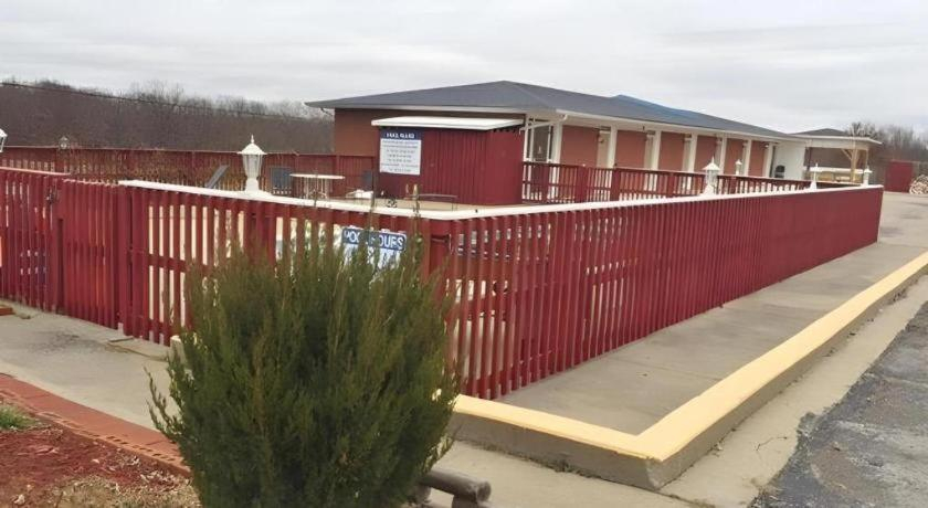 Exterior & Views 2, Americas Best Value Inn & Suites Macon at Sunset Dr, Macon