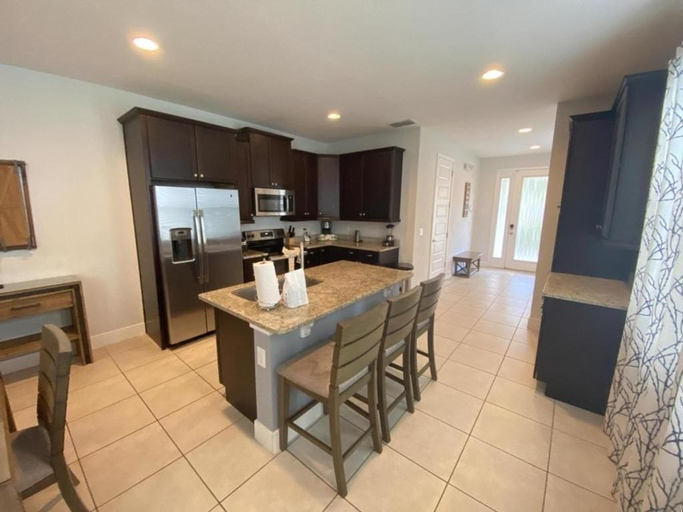 Others 2, Elegant 8BR Family Home w/ Pool & Spa, Osceola