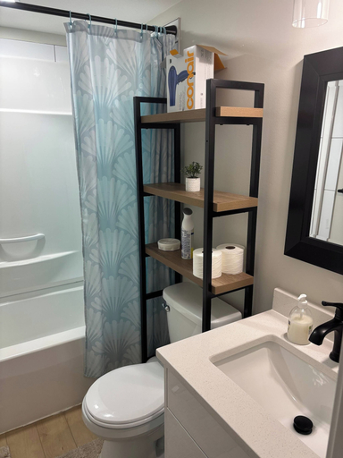Others 5, Cozy Basement Suite - Home Away From Home, Division No. 11