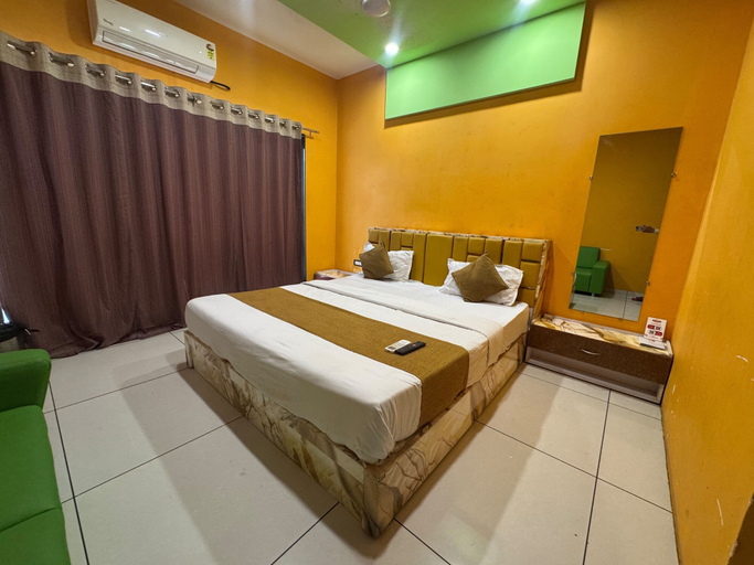 Others 3, Hotel 5 Star RaceCourse, Rajkot
