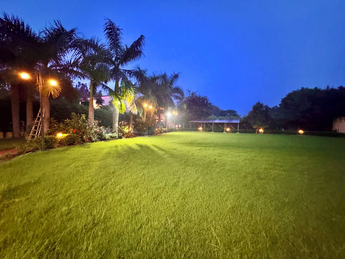 Others 5, Mulberry Farm, Gautam Buddha Nagar