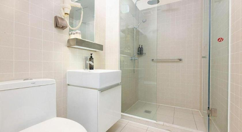 Bathroom 3, Jinjiang Inn Select Tianjin Xiaobailou Metro Station, Tianjin