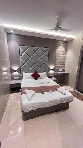 Others 5, Hotel Abrol Suites, Mumbai Suburban