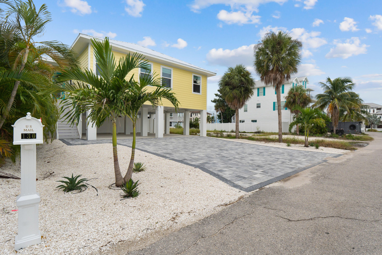 Others 5, Sandpiper Shores, Lee