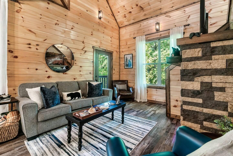 Others 2, Bear Up There Cabin, Sevier