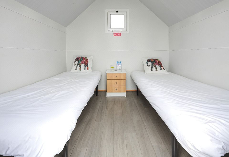 Bedroom 2, Urban Art Camping, Peniche