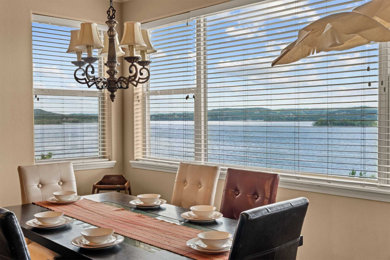 Others 5, Yakov's Hideaway - Lakefront, Taney