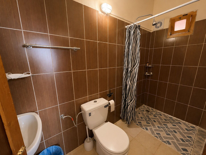 Bathroom 4, Auberge Restaurant Zahra, Ouarzazate