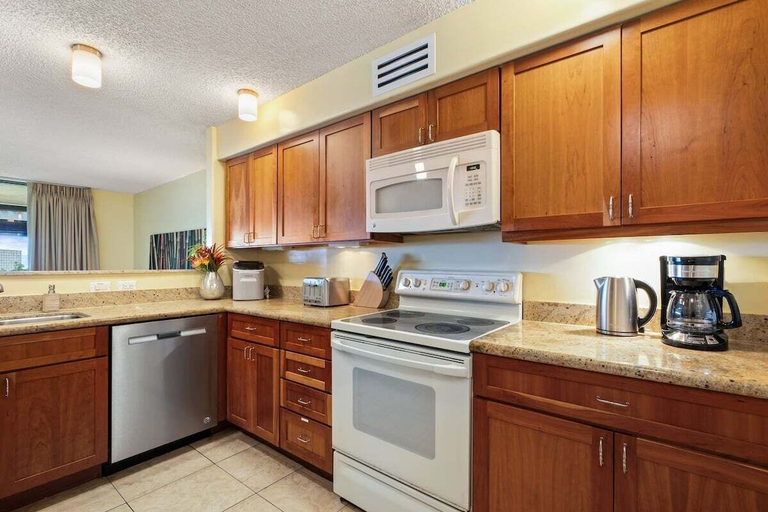 Others 5, Sweeping Ocean Views 2 Storey, 2bd, 2BR Unit, Steps to the Pool, Walk to the Beach! - KRL H303, Maui