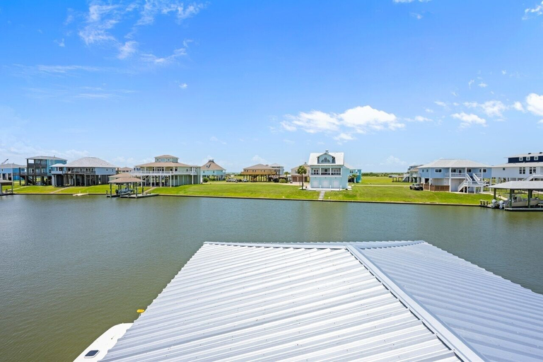 Others 4, One More Cast 3 Bedroom Home, Galveston