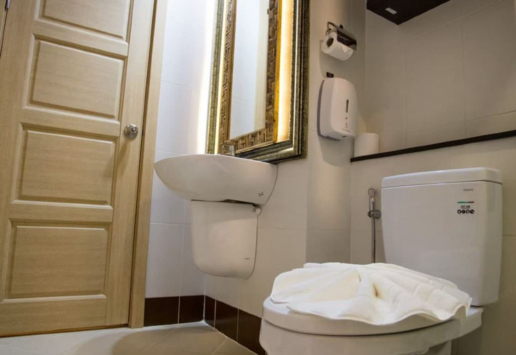 Bathroom 3, iBooking Trams Square, Muang Chiang Mai