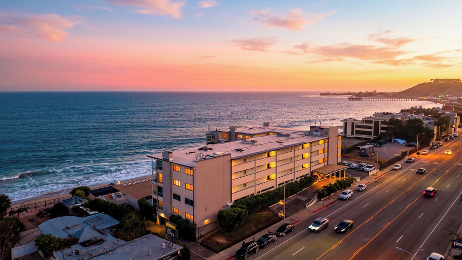 Others 4, Carbon & Coast by Avantstay Beachfront 2BR + Shared Pool & Spa On the Sand, Los Angeles