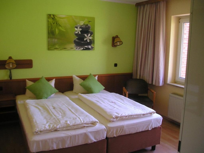 Others 3, Hotel Tanneneck, Segeberg