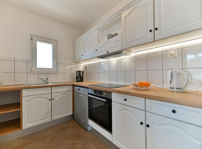 Others 4, Villa Kapetan, Trogir