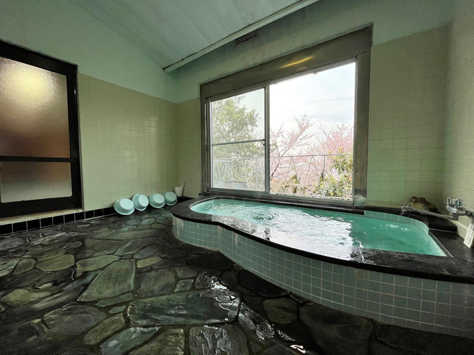 Bathroom, Ryugukan, Misaki