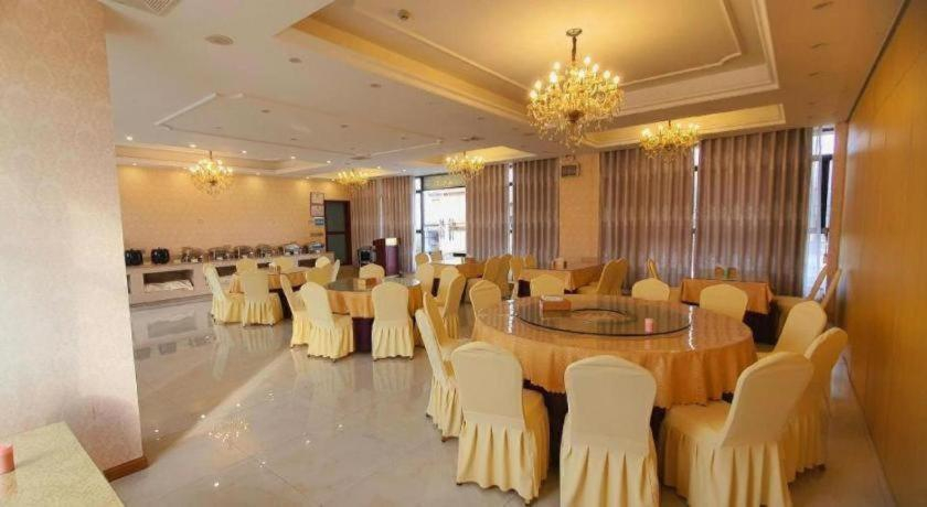 Food & Drinks, Vienna Hotel Guangxi Yulin Rong County Guinan Road, Yulin