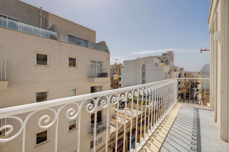 Others 4, Spacious 3BR Residence by the Promenade