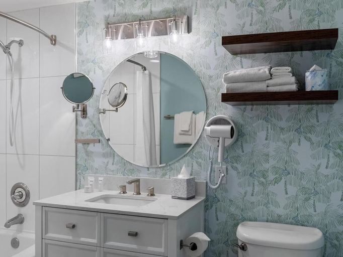 Bathroom 3, Bahia 4122, Walton