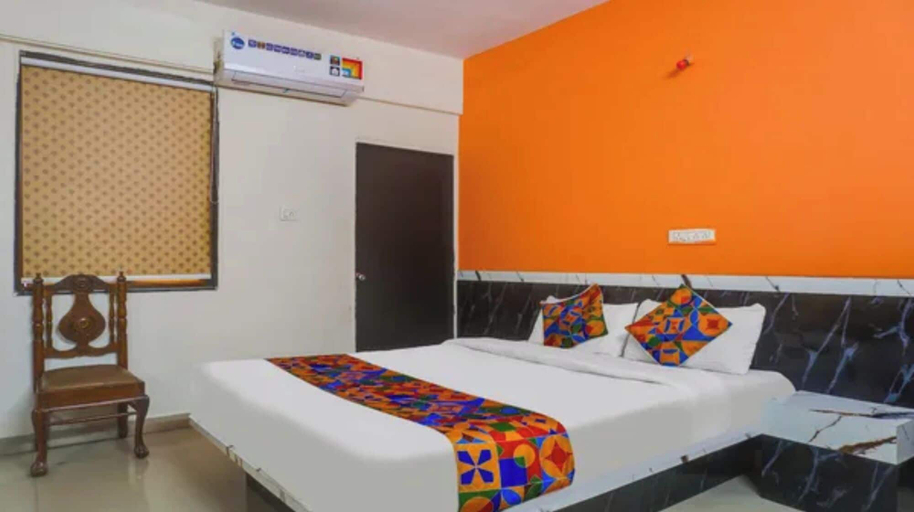 Others 3, FabHotel Star Executive, Pune