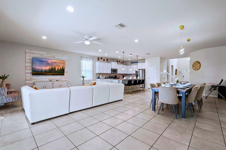Others 2, Disney Mansion With Hot Tub, Pool & Resort Access, Osceola