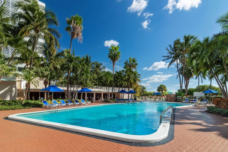 Sport & Beauty 2, Radisson Resort Miami Beach, Miami-Dade