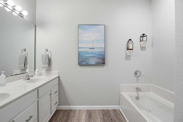 Others 3, Lakefront Updated Condo at 2mm w/ 2 Pools, Hot Tub, Boat Slip, Camden