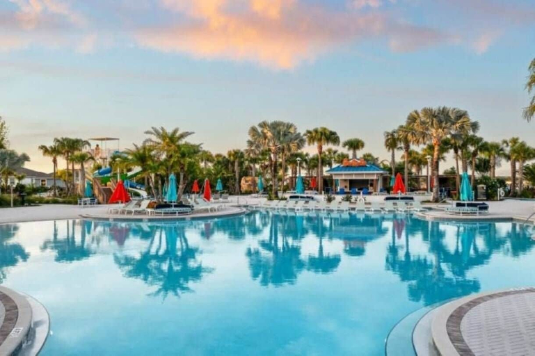 Others 2, 5BR Resort Townhome w/ Pool Near Disney, Polk