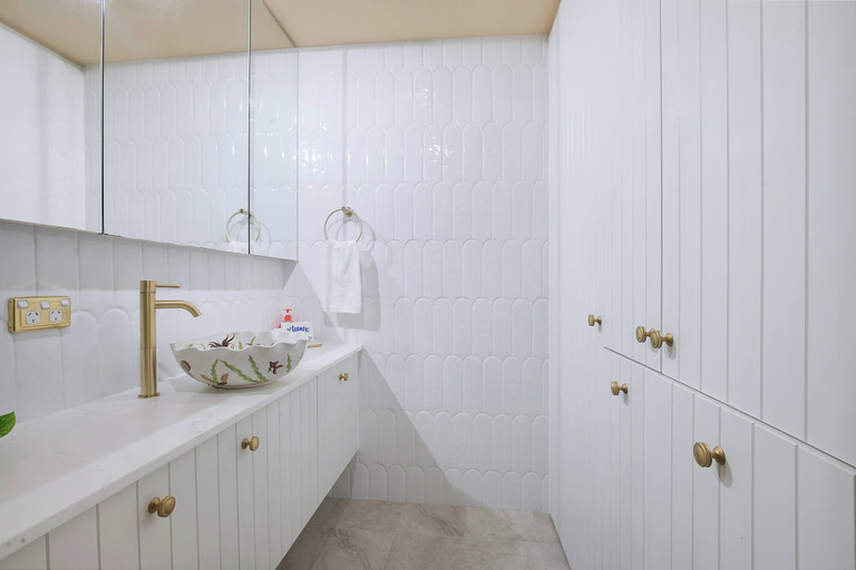 Others 4, The Fishbowl! 1bed/1bath/1car/pool, Bulimba