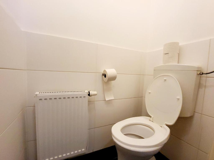 Bathroom, Apartment Schweglerstraße, Wien