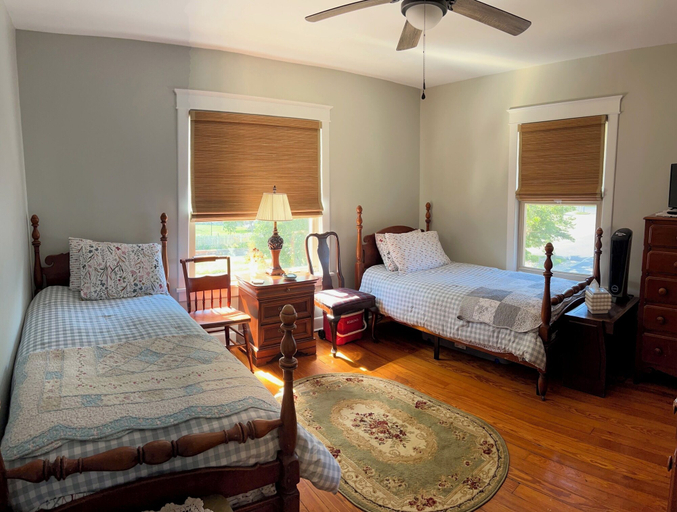 Others 2, The Front Porch Bed and Breakfast, Kansas City