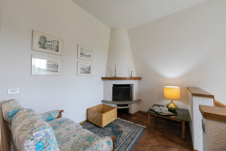 Others 2, Charming La Gelosia Few Min From Lake: 2BR Monvalle Apartment, Varese