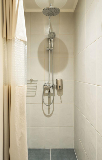 Bathroom, Elysee apartment 4, Attica