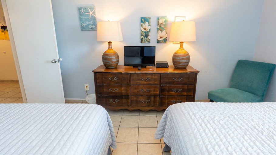 Others 4, Gulfview I - 150 Yards To Beach, Bbq Poolside 1 Bedroom Apts, Cameron