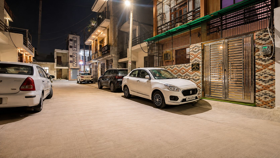 Others 3, Saanchi Villa, Faizabad