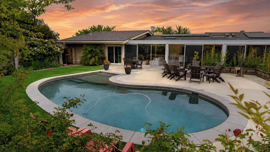 Others 1, Above It All by Avantstay Pool + Hot Tub + Fire Pit Hilltop Near Paso, San Luis Obispo