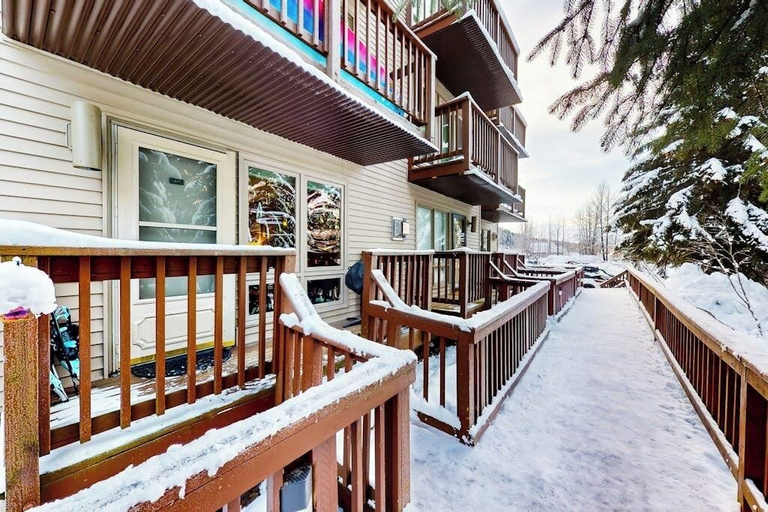Others 4, Dog-friendly Ski-in/out Condo at Mt. Alyeska Base, Anchorage